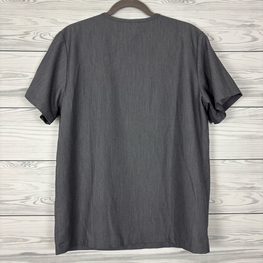 Figs Leon Three-Pocket Scrub Top Gray Shirt Nursing/Medical Size Medium - Picture 6 of 6